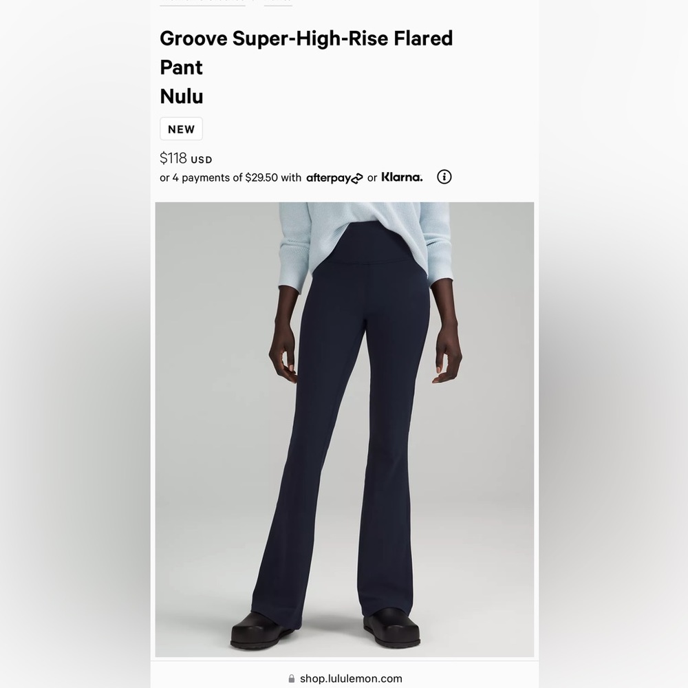 Lululemon High Rise Flare Leggings Navy color Size 4